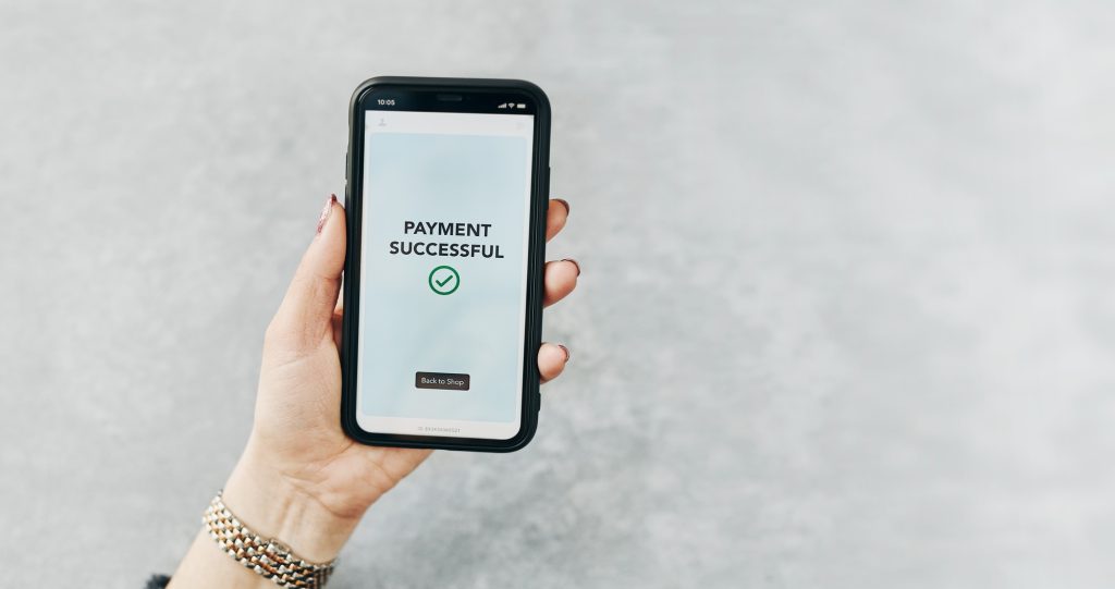 Интеграция онлайн-оплаты (TPV, Stripe, PayPal)